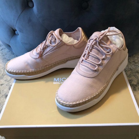 NWT Michael Kors Finch Lace Up Canvas Sneakers - Picture 4 of 10